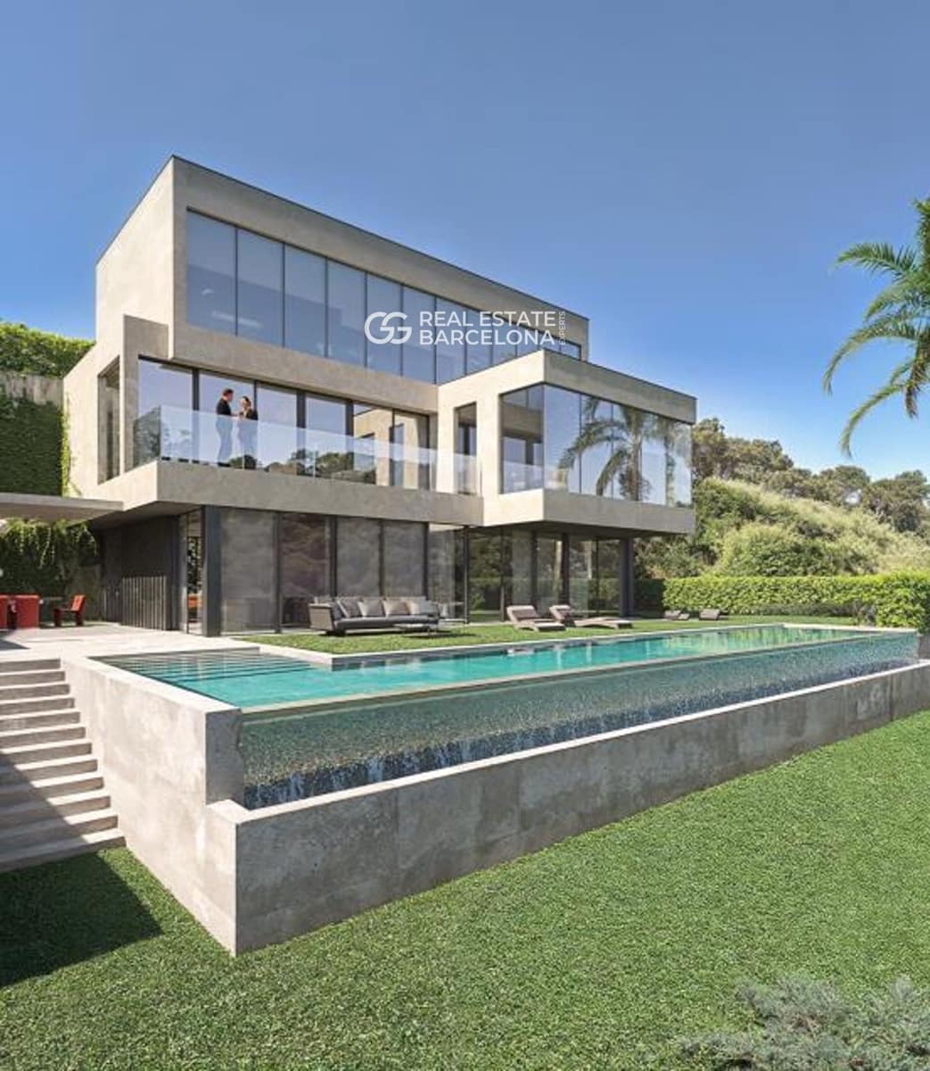 Chalet de 3 habitaciones en Lloret de Mar en venta con piscina - 1.200.000 € (Ref: 9482363)