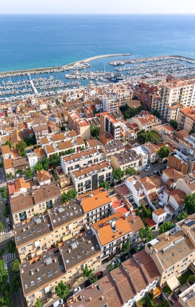 Chalet de 3 habitaciones en Lloret de Mar en venta con piscina - 1.200.000 € (Ref: 9482363)