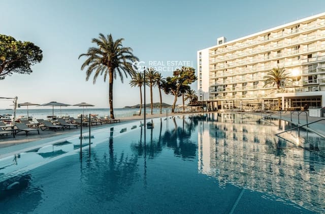 Restaurant/Bar for sale in Coma-Ruga, El Vendrell - € 4,500,000 (Ref: 9482365)