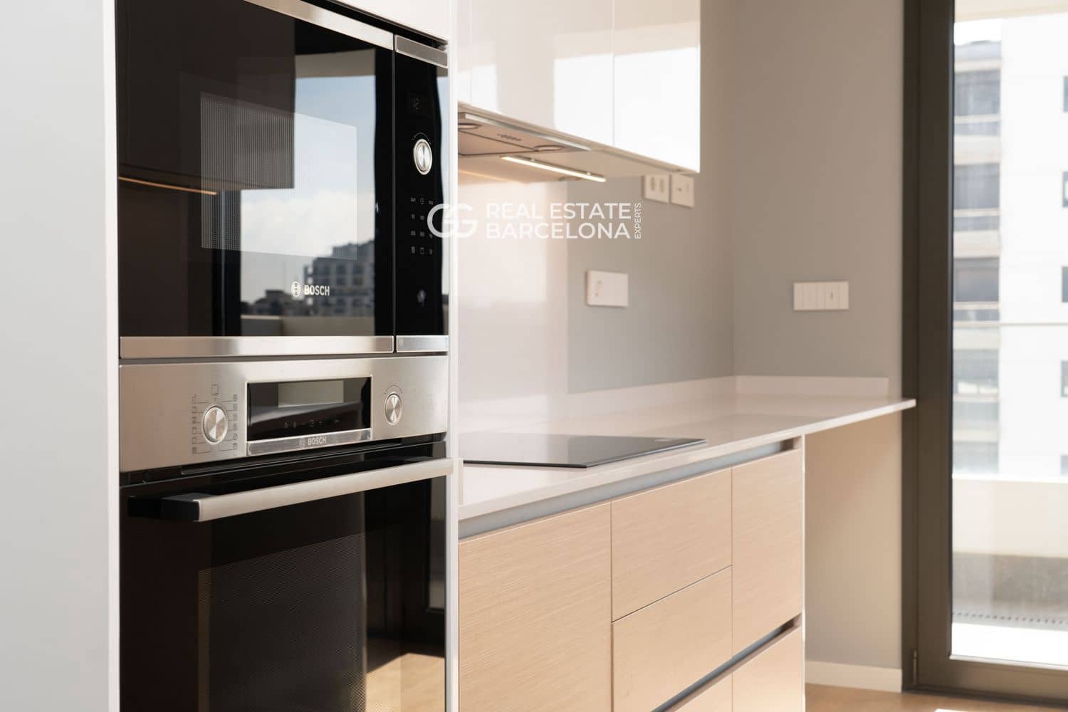 3 bedroom Flat for sale in Badalona with pool - € 560,500 (Ref: 9482368)