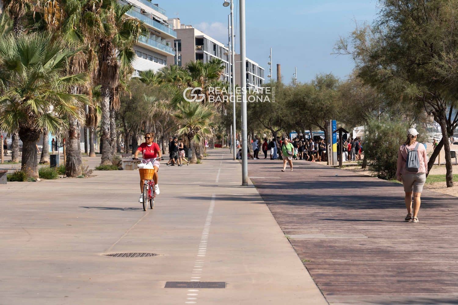 3 bedroom Flat for sale in Badalona with pool - € 560,500 (Ref: 9482368)