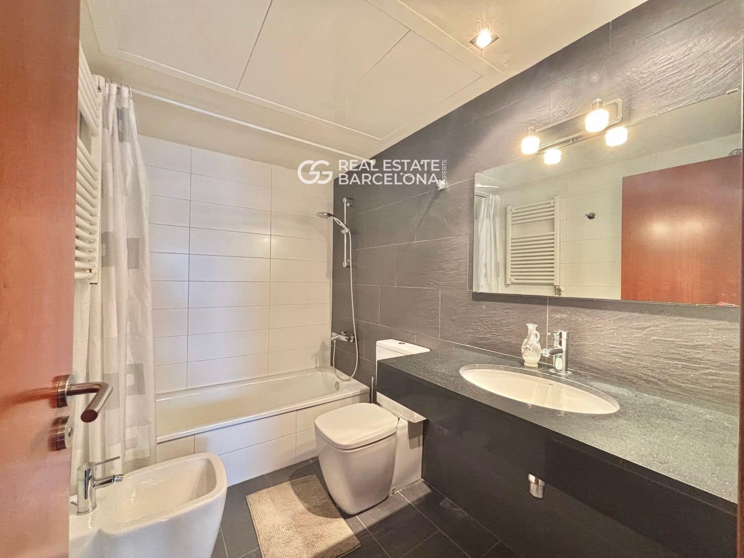 Piso de 2 habitaciones en Barcelona ciudad en venta con piscina - 595.000 € (Ref: 9482369)