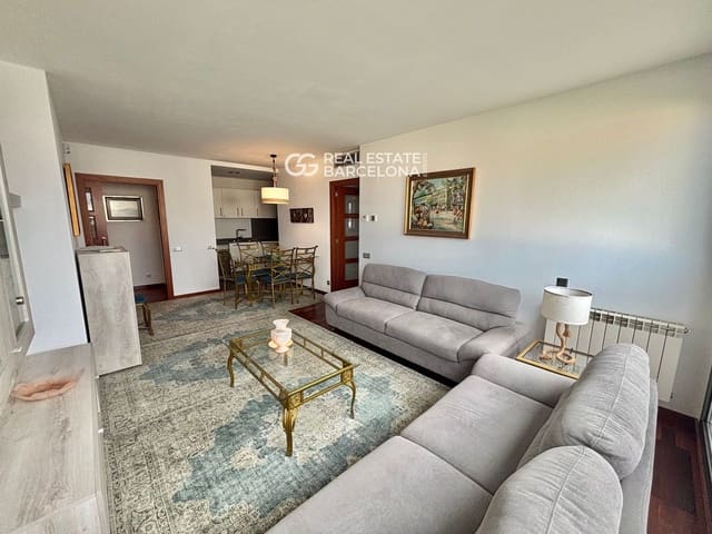 Piso de 2 habitaciones en El Poblenou, Barcelona ciudad en venta con piscina - 595.000 € (Ref: 9482369)