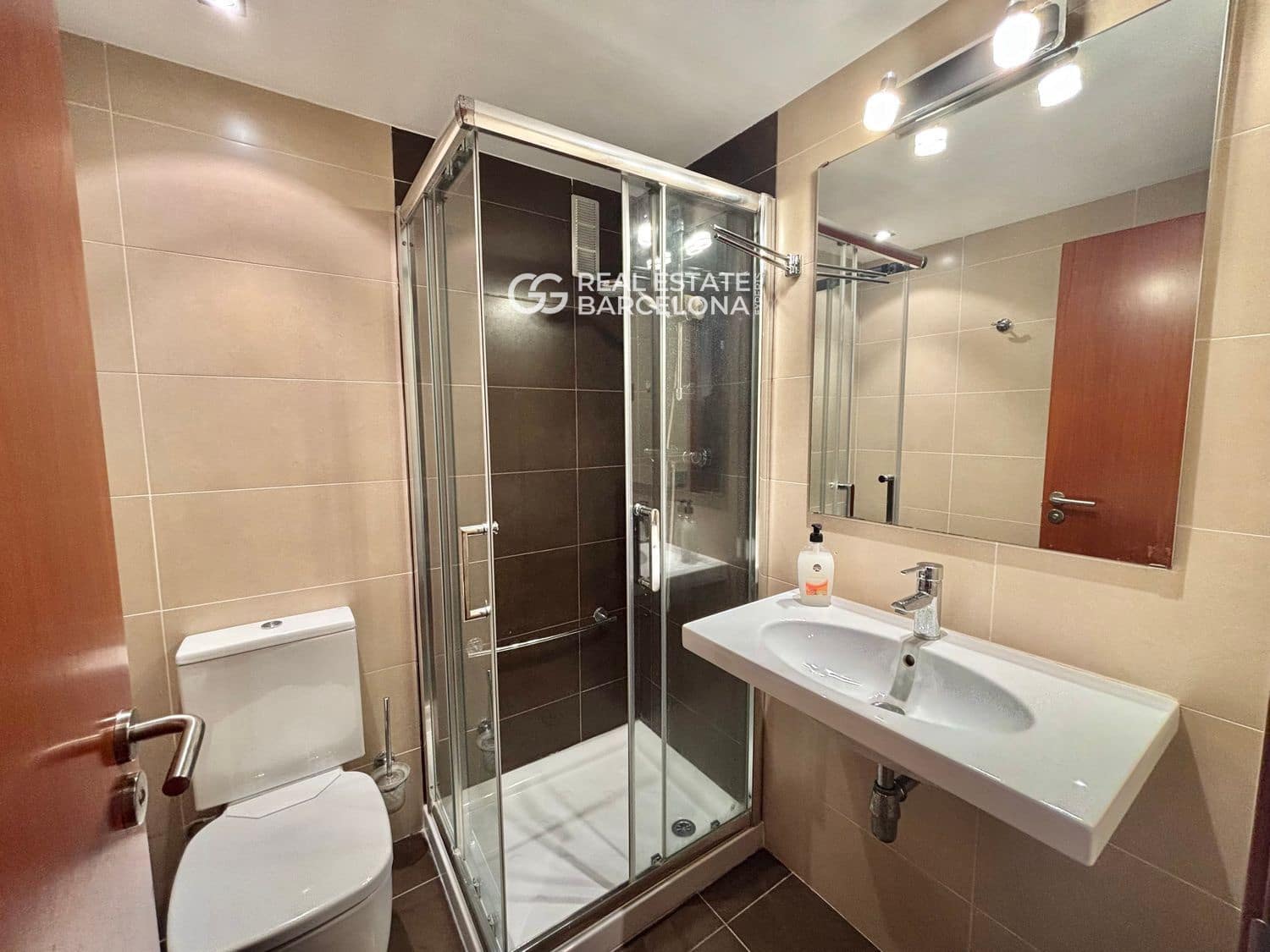 Piso de 2 habitaciones en Barcelona ciudad en venta con piscina - 595.000 € (Ref: 9482369)