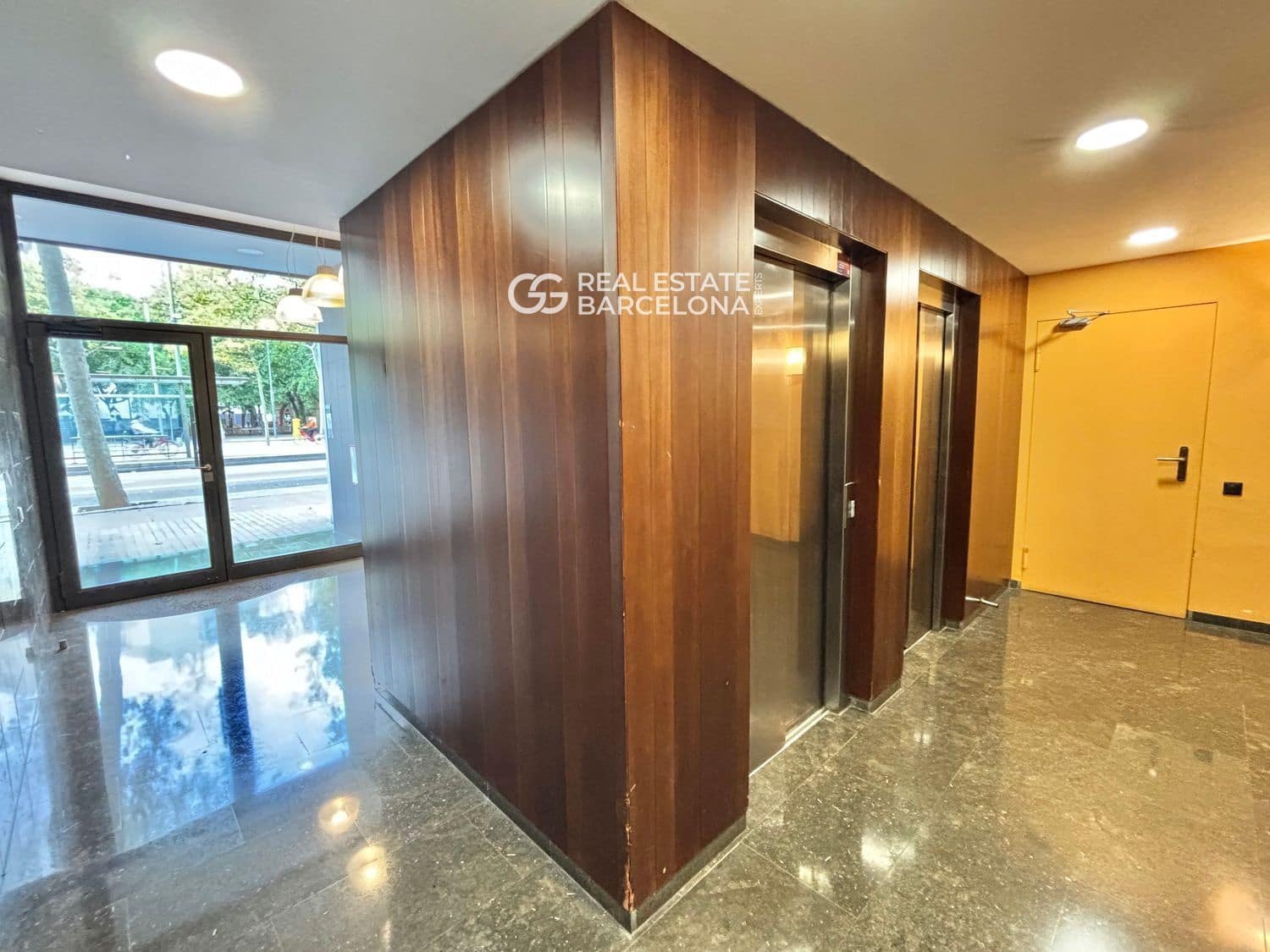 Piso de 2 habitaciones en Barcelona ciudad en venta con piscina - 595.000 € (Ref: 9482369)