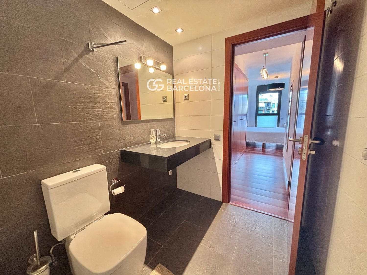 Piso de 2 habitaciones en Barcelona ciudad en venta con piscina - 595.000 € (Ref: 9482369)