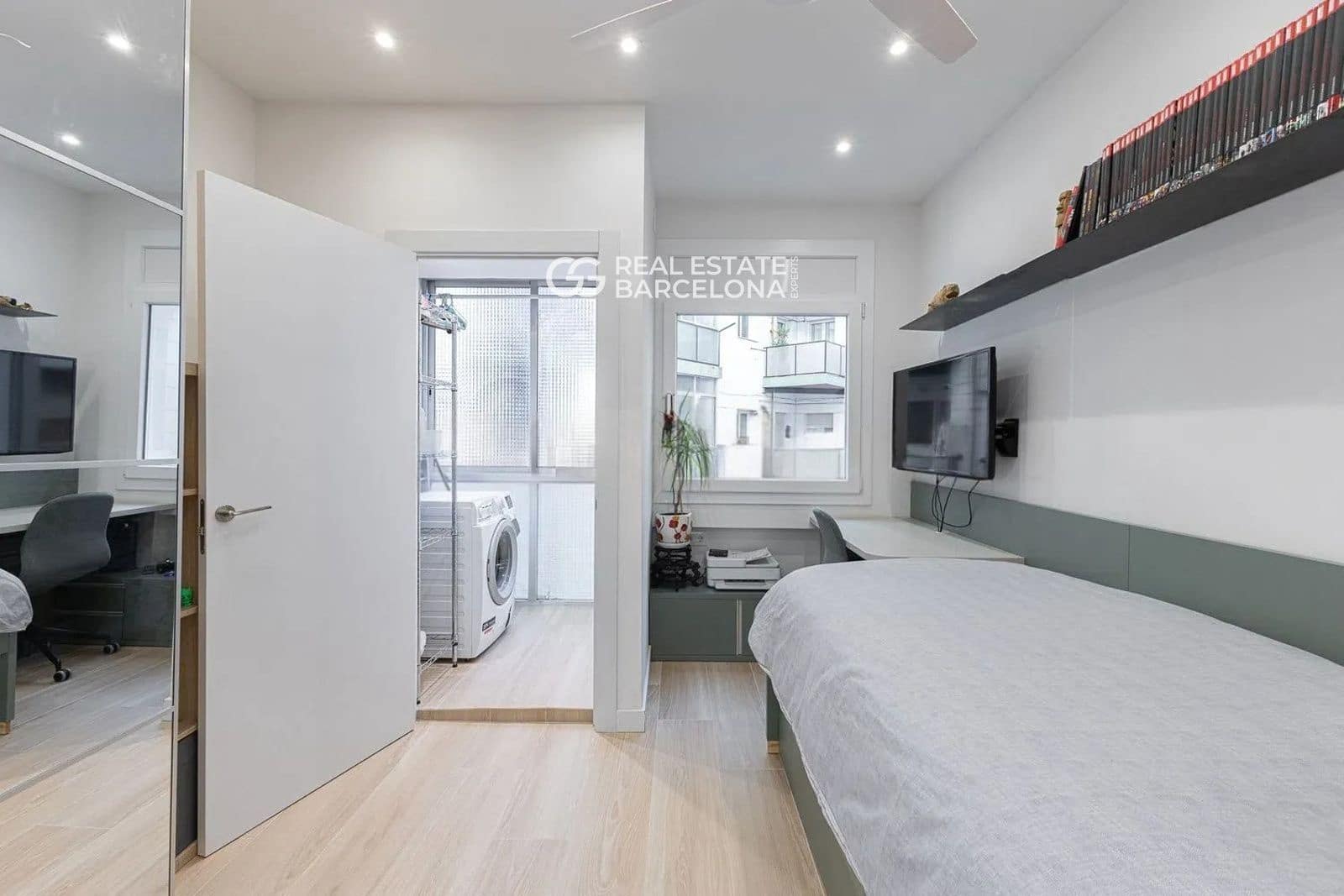 3 bedroom Flat for sale in Barcelona city - € 690,000 (Ref: 9482370)