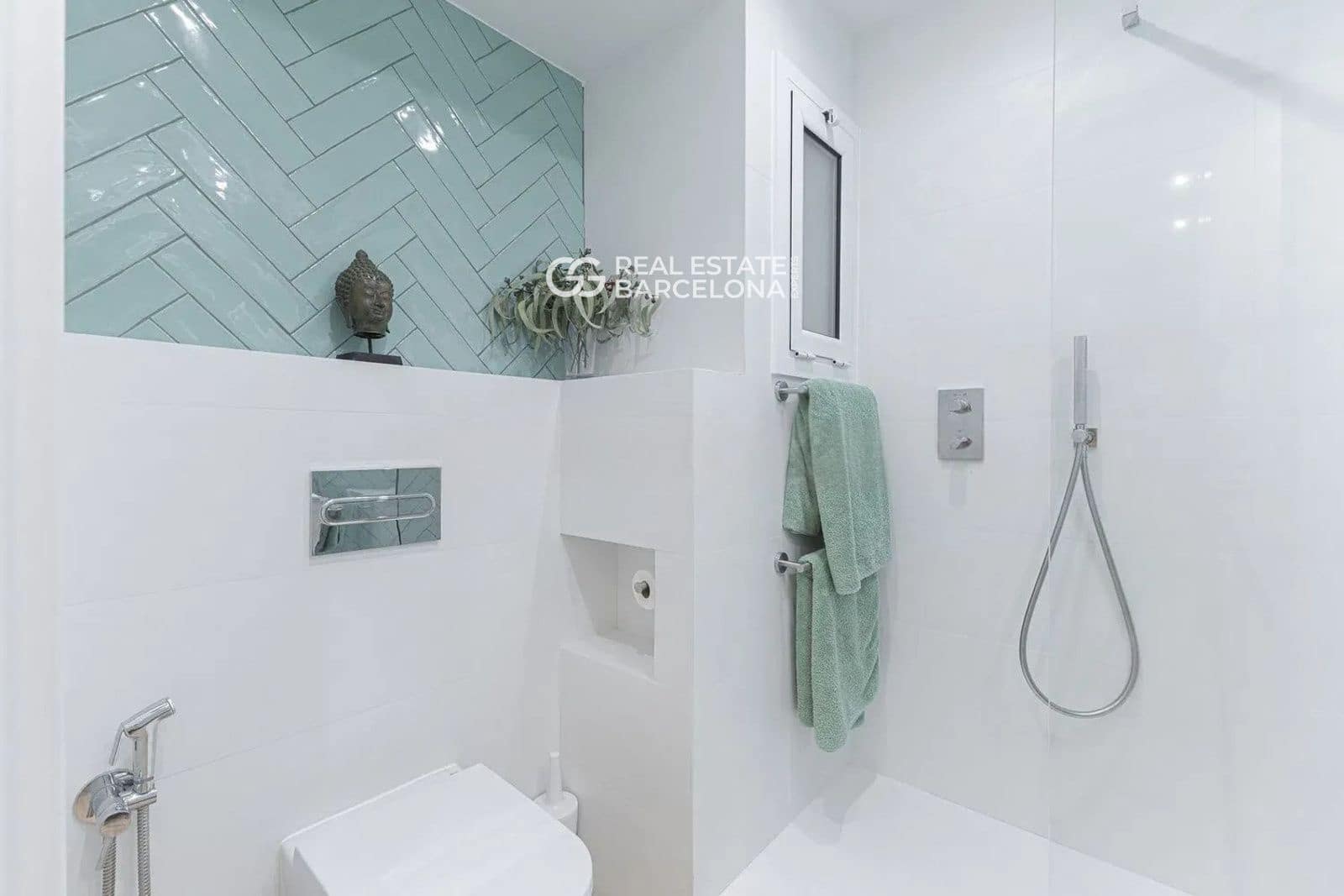 3 bedroom Flat for sale in Barcelona city - € 690,000 (Ref: 9482370)