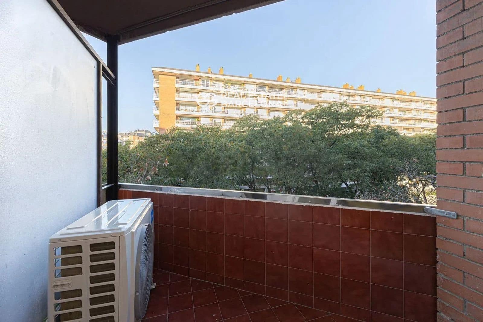 3 bedroom Flat for sale in Barcelona city - € 690,000 (Ref: 9482370)