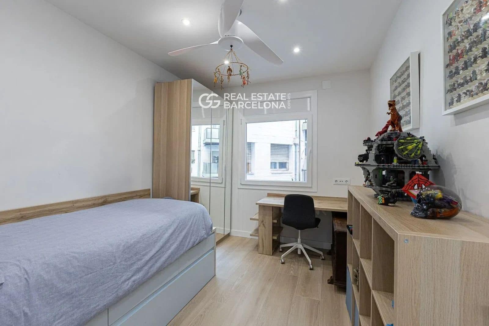 3 bedroom Flat for sale in Barcelona city - € 690,000 (Ref: 9482370)