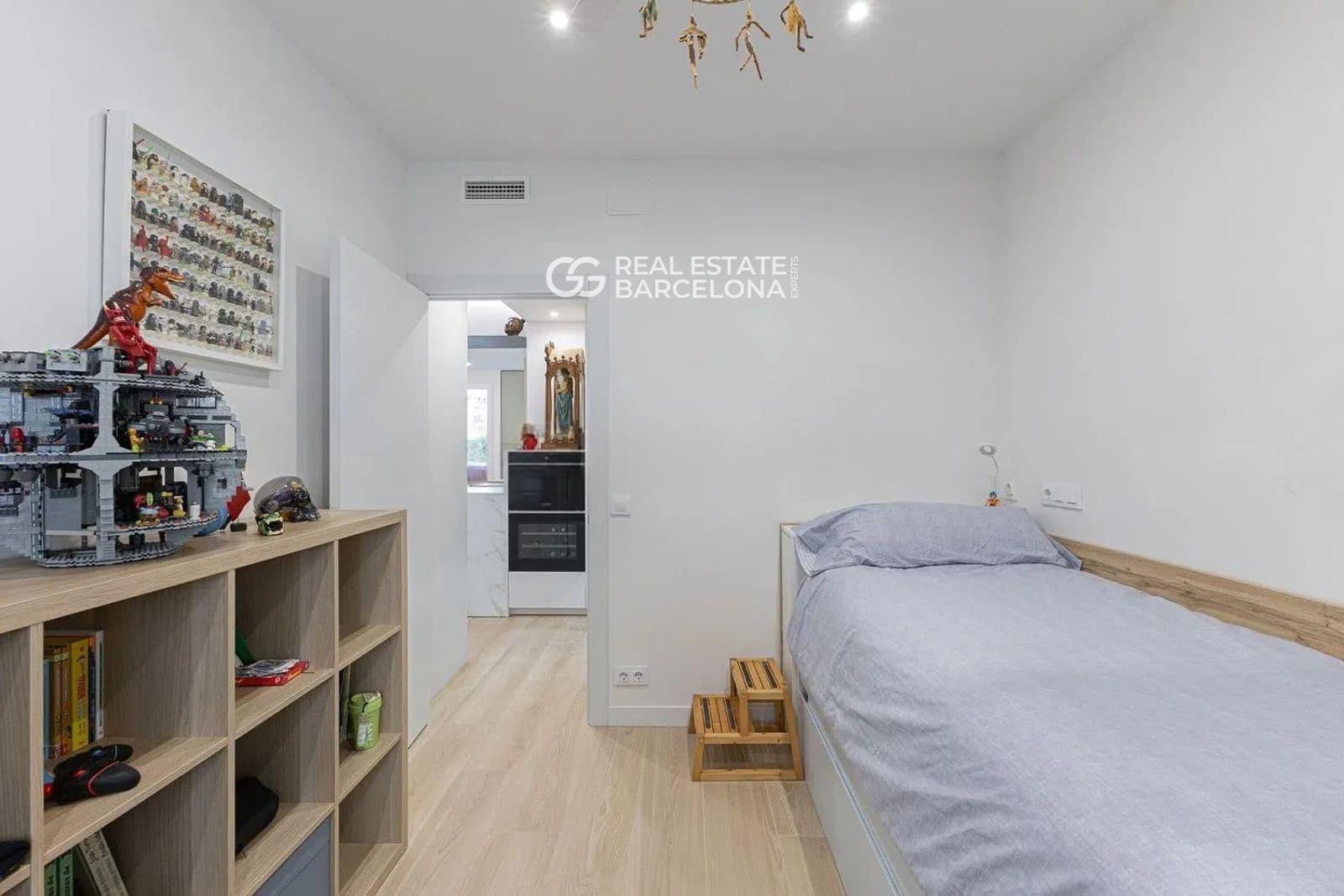 3 bedroom Flat for sale in Barcelona city - € 690,000 (Ref: 9482370)