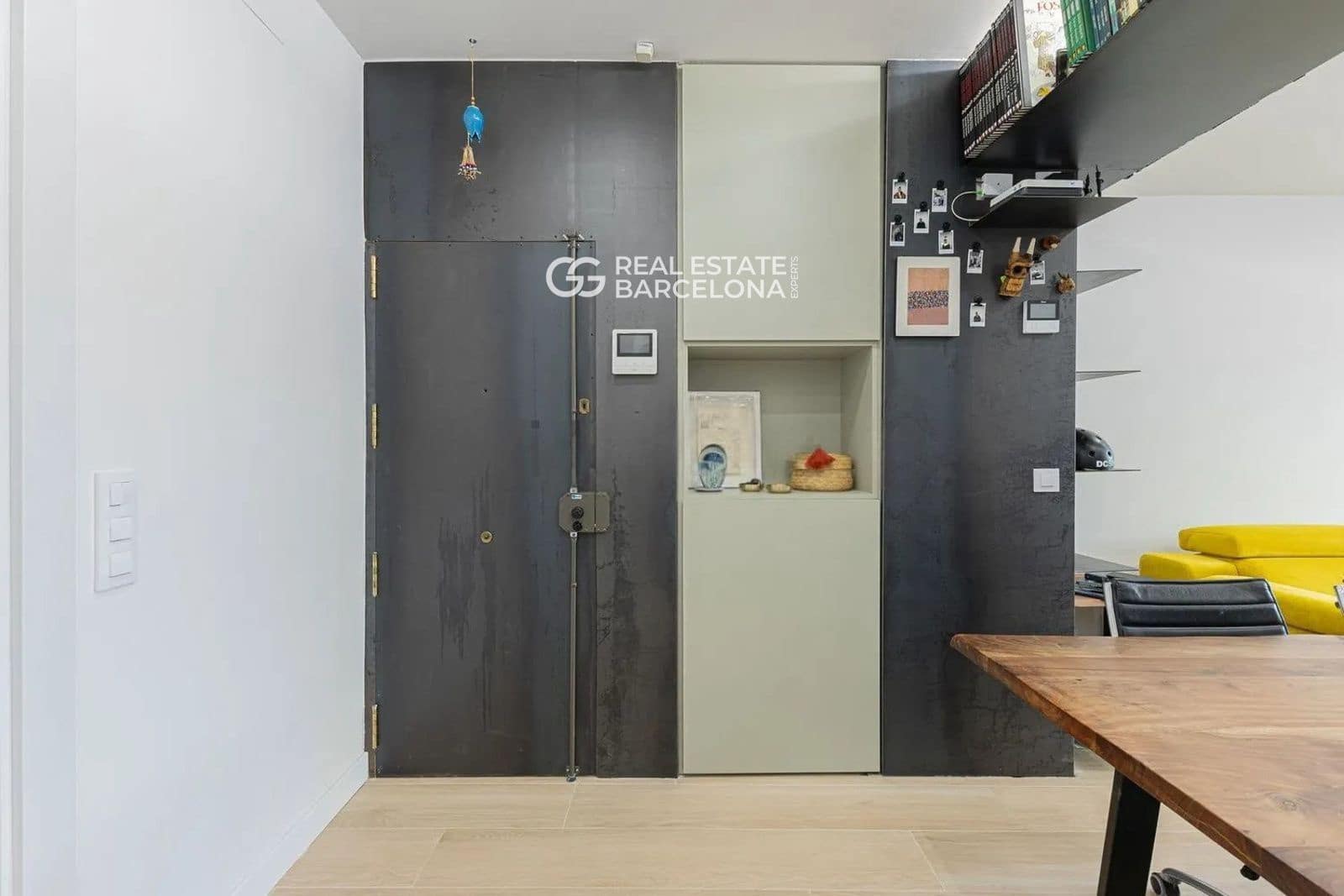 3 bedroom Flat for sale in Barcelona city - € 690,000 (Ref: 9482370)