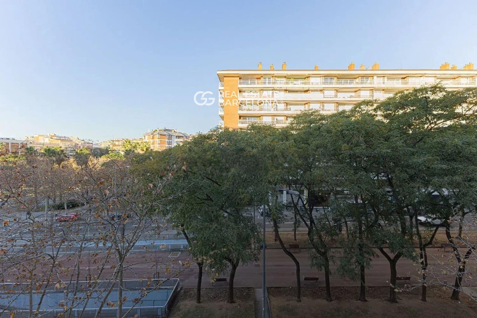 3 bedroom Flat for sale in Barcelona city - € 690,000 (Ref: 9482370)