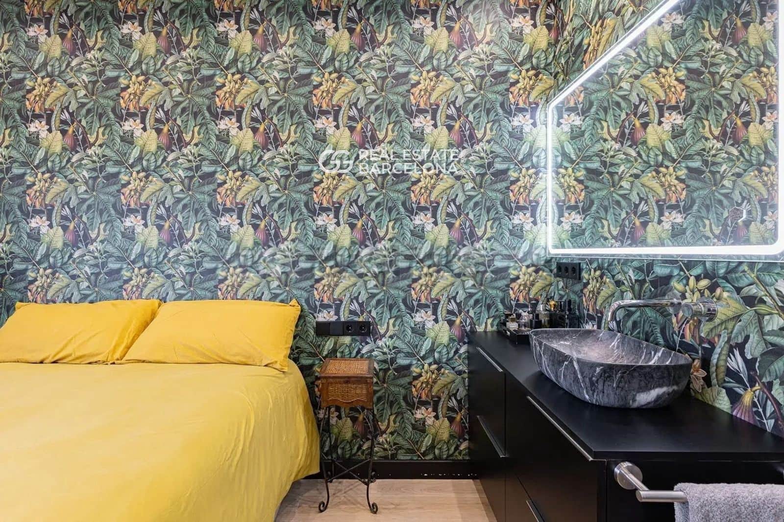 3 bedroom Flat for sale in Barcelona city - € 690,000 (Ref: 9482370)