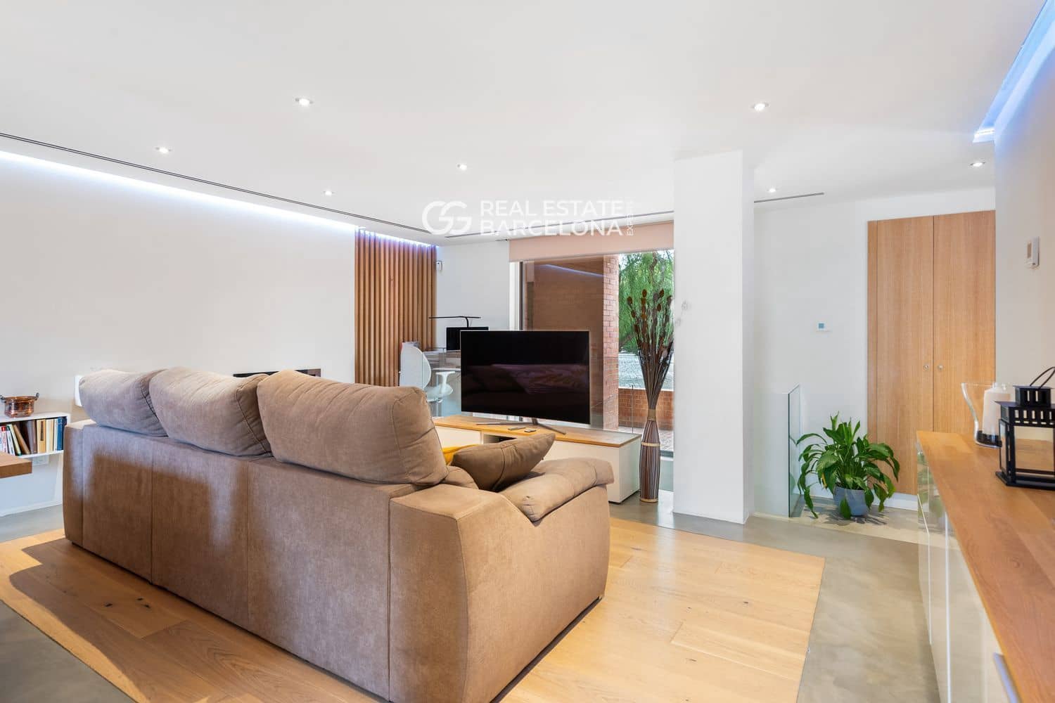 3 bedroom Flat for sale in Barcelona city - € 535,000 (Ref: 9482371)