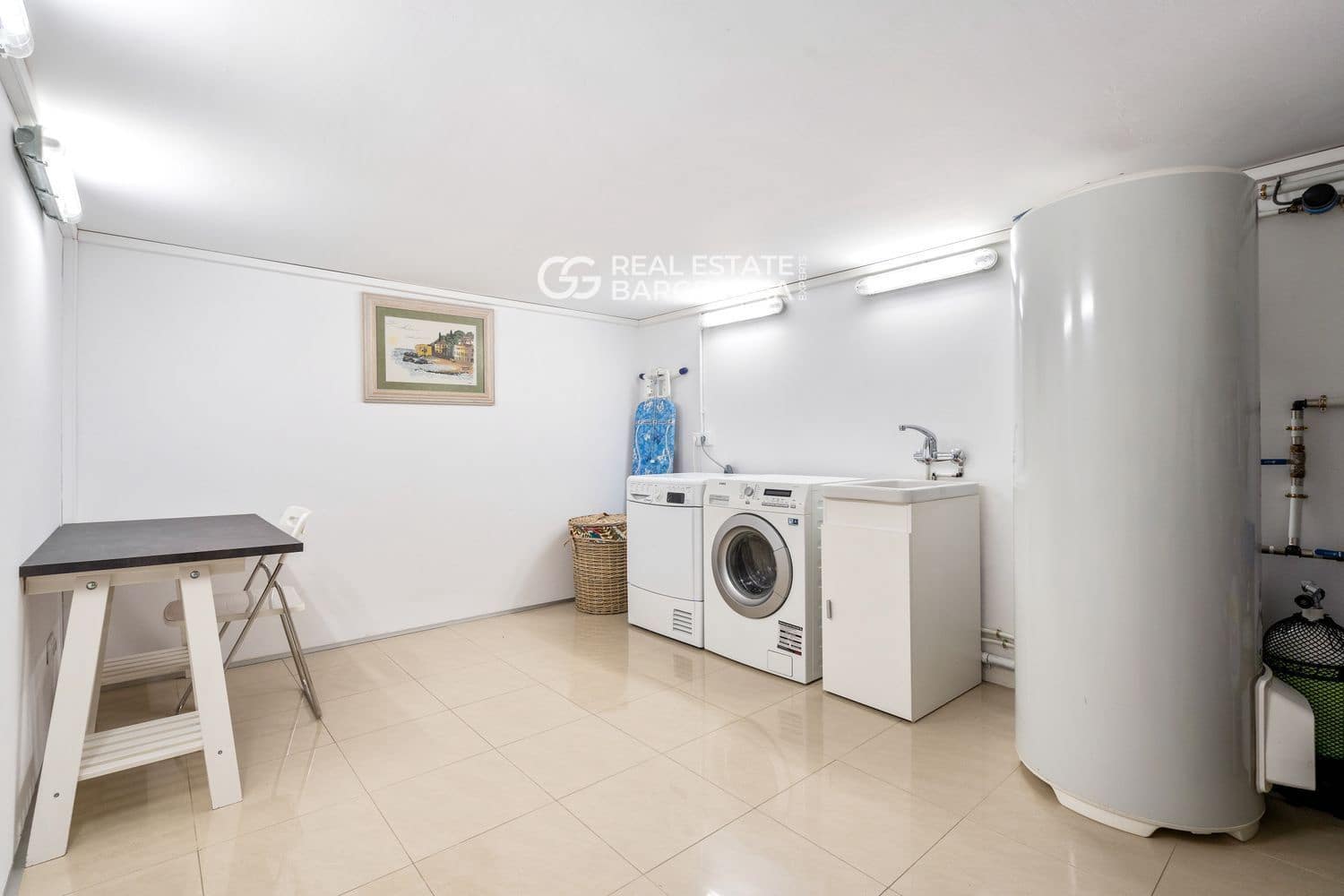 3 bedroom Flat for sale in Barcelona city - € 535,000 (Ref: 9482371)