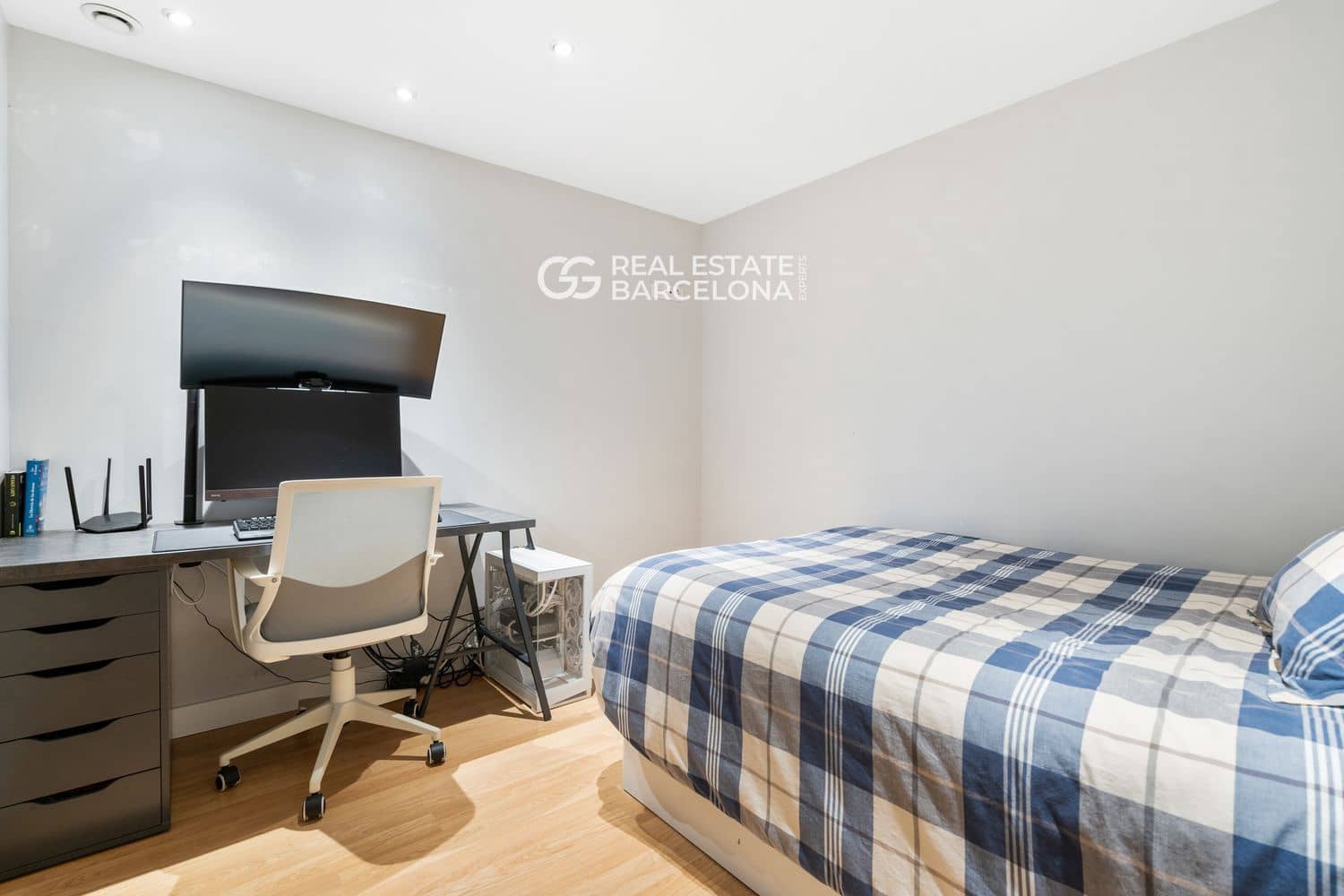 3 bedroom Flat for sale in Barcelona city - € 535,000 (Ref: 9482371)