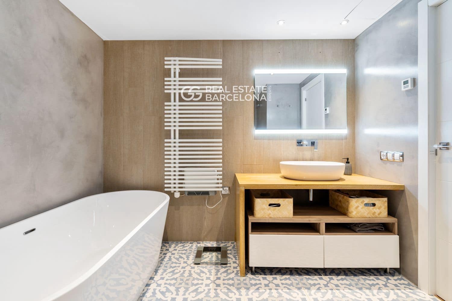 3 bedroom Flat for sale in Barcelona city - € 535,000 (Ref: 9482371)