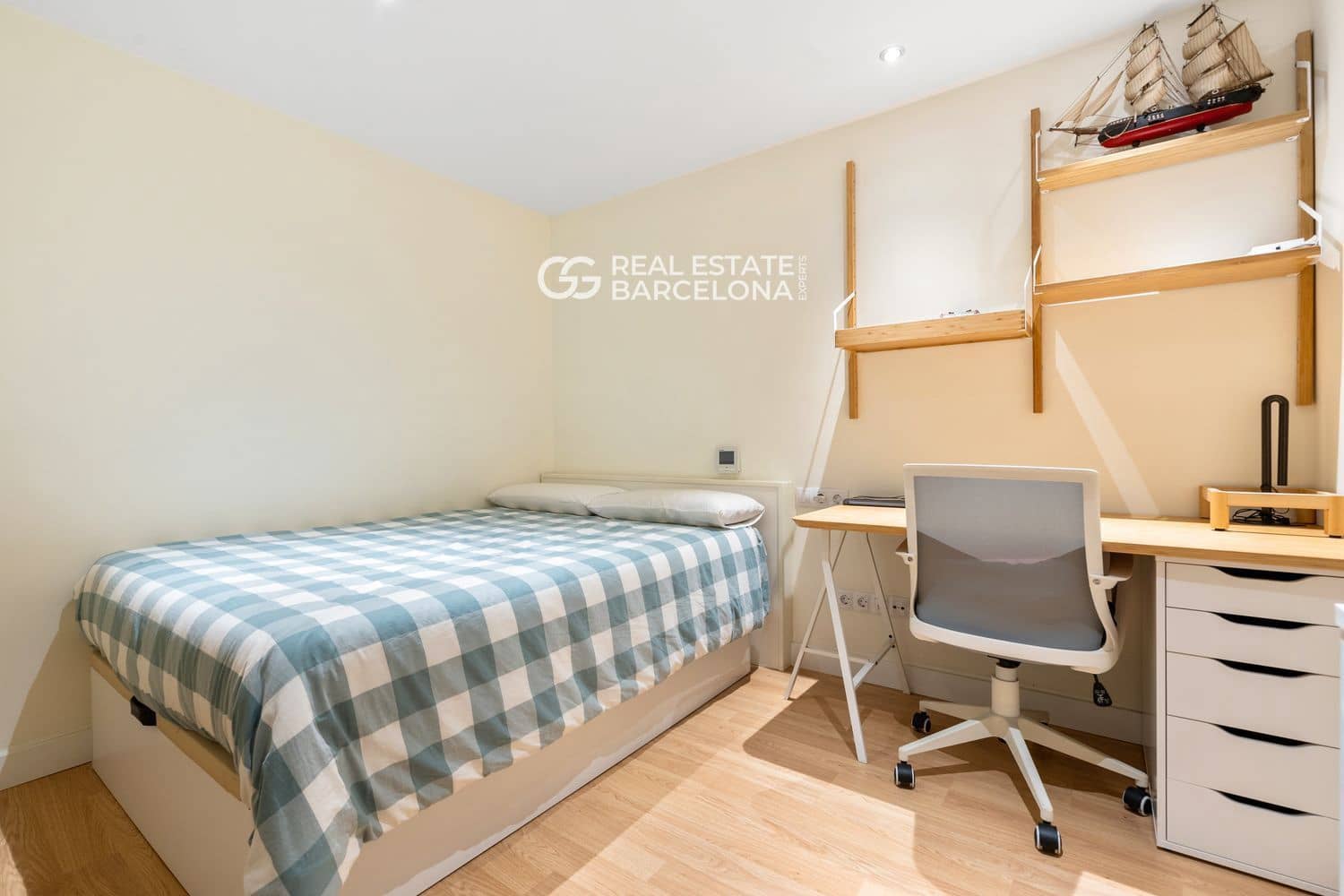 3 bedroom Flat for sale in Barcelona city - € 535,000 (Ref: 9482371)