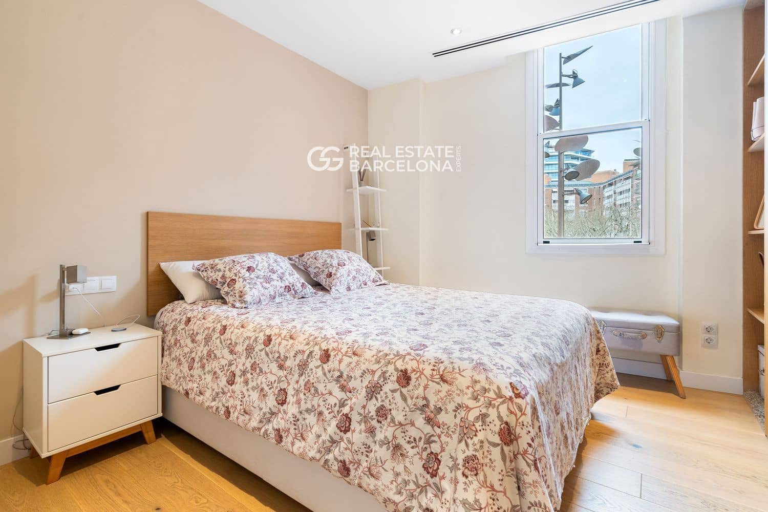 3 bedroom Flat for sale in Barcelona city - € 535,000 (Ref: 9482371)