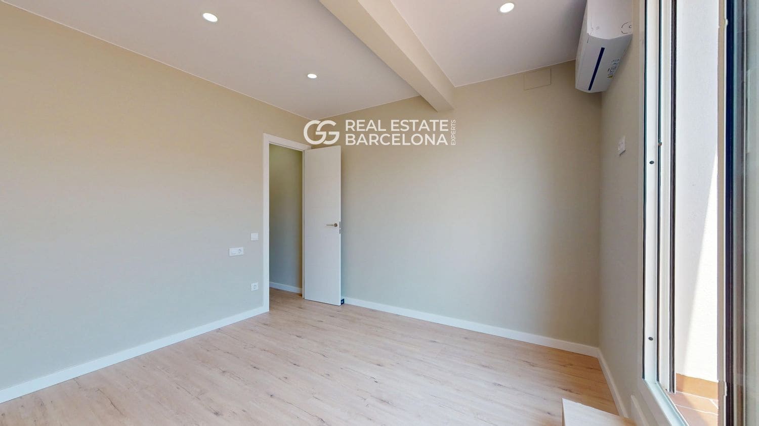 3 bedroom Penthouse for sale in Barcelona city - € 620,000 (Ref: 9482372)