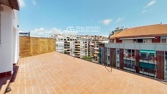 3 bedroom Penthouse for sale in Eixample, Barcelona city - € 620,000 (Ref: 9482372)