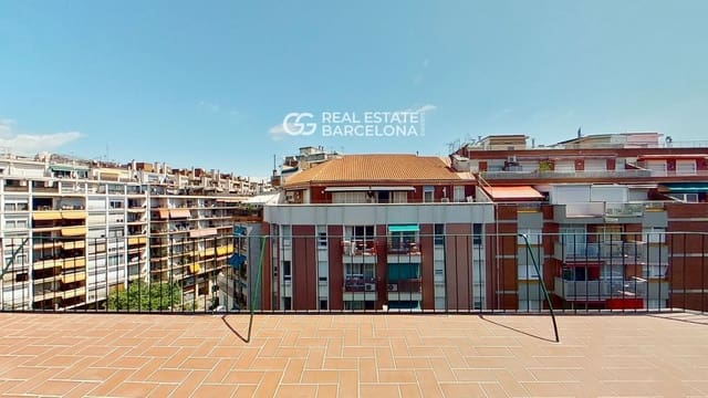 3 bedroom Penthouse for sale in Eixample, Barcelona city - € 620,000 (Ref: 9482372)