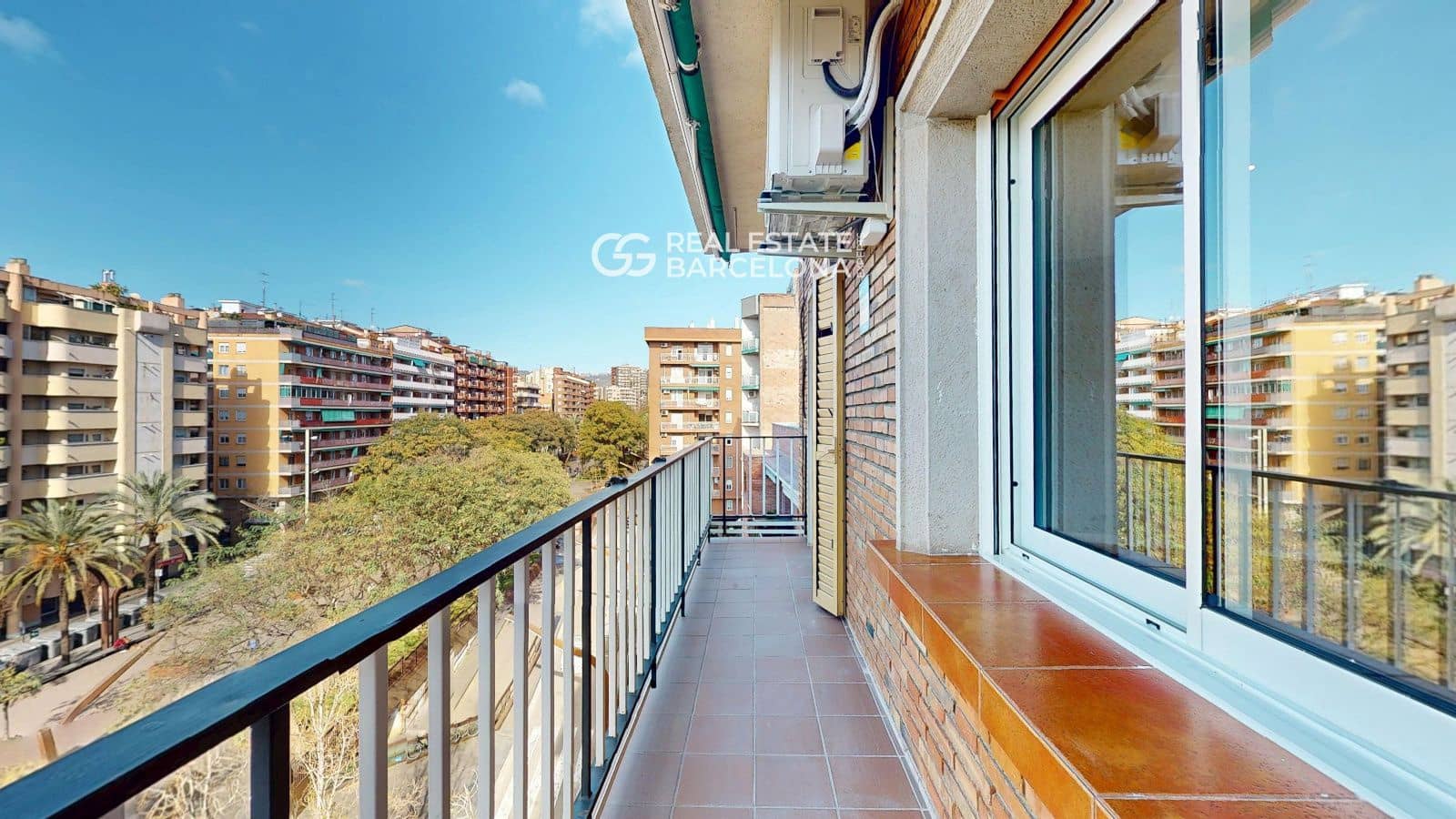 4 bedroom Flat for sale in Barcelona city - € 530,000 (Ref: 9482373)