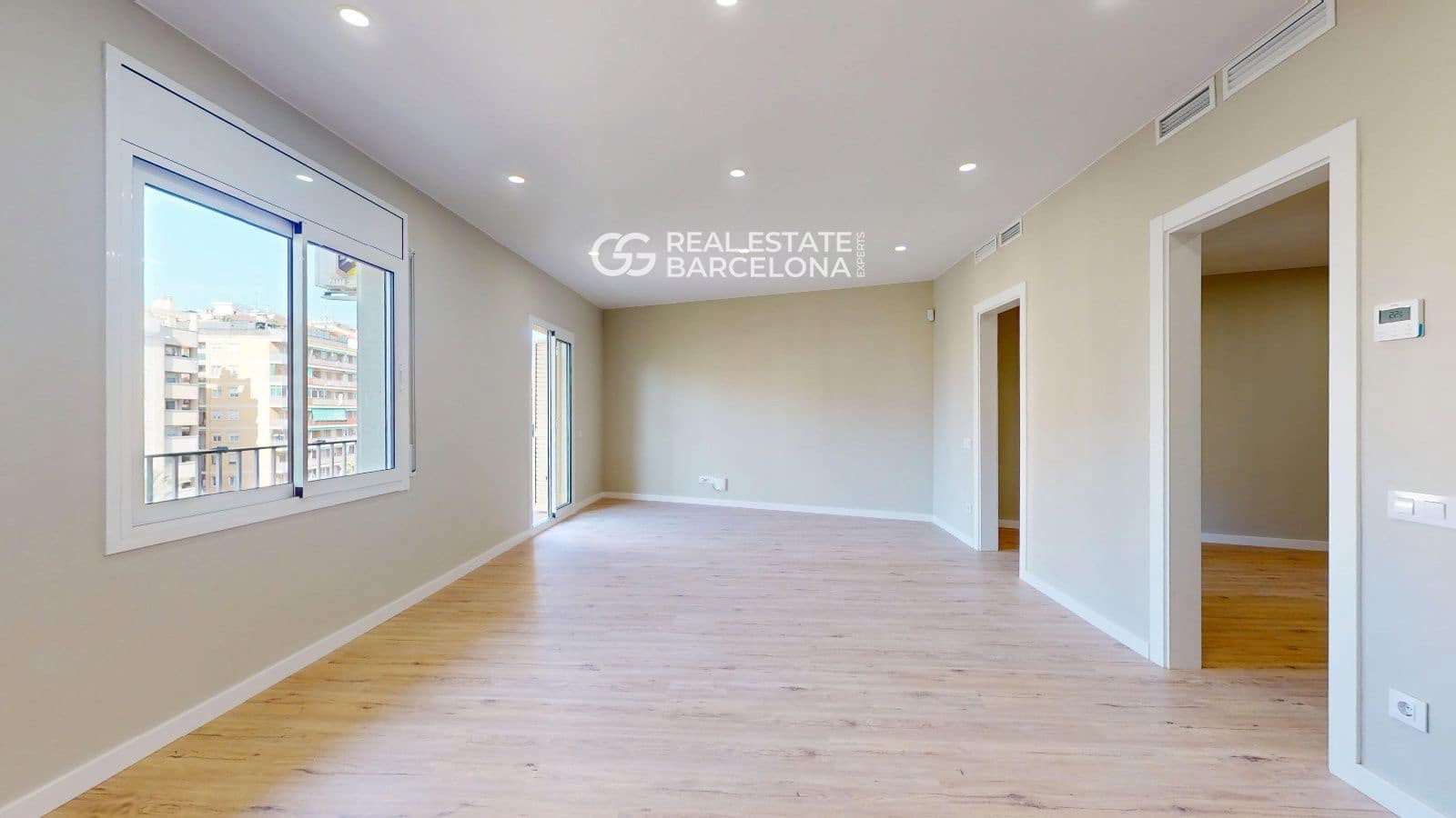 4 bedroom Flat for sale in Barcelona city - € 530,000 (Ref: 9482373)
