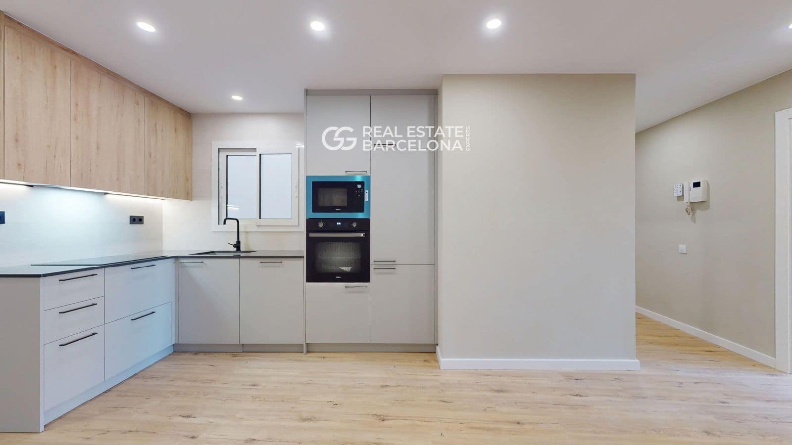 4 bedroom Flat for sale in Barcelona city - € 530,000 (Ref: 9482373)