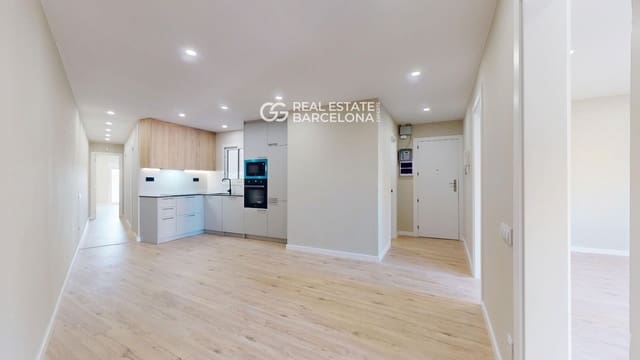 4 bedroom Flat for sale in Sants-Montjuïc, Barcelona city - € 548,000 (Ref: 9482373)