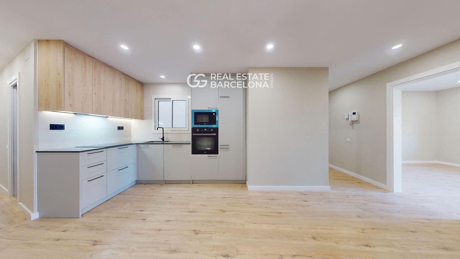 4 bedroom Flat for sale in Barcelona city - € 530,000 (Ref: 9482373)