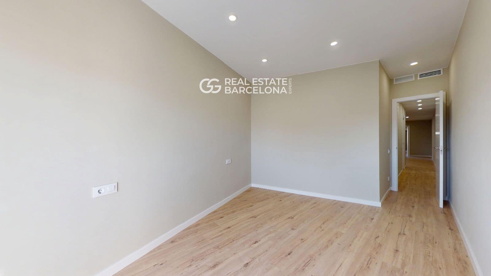 4 bedroom Flat for sale in Barcelona city - € 530,000 (Ref: 9482373)