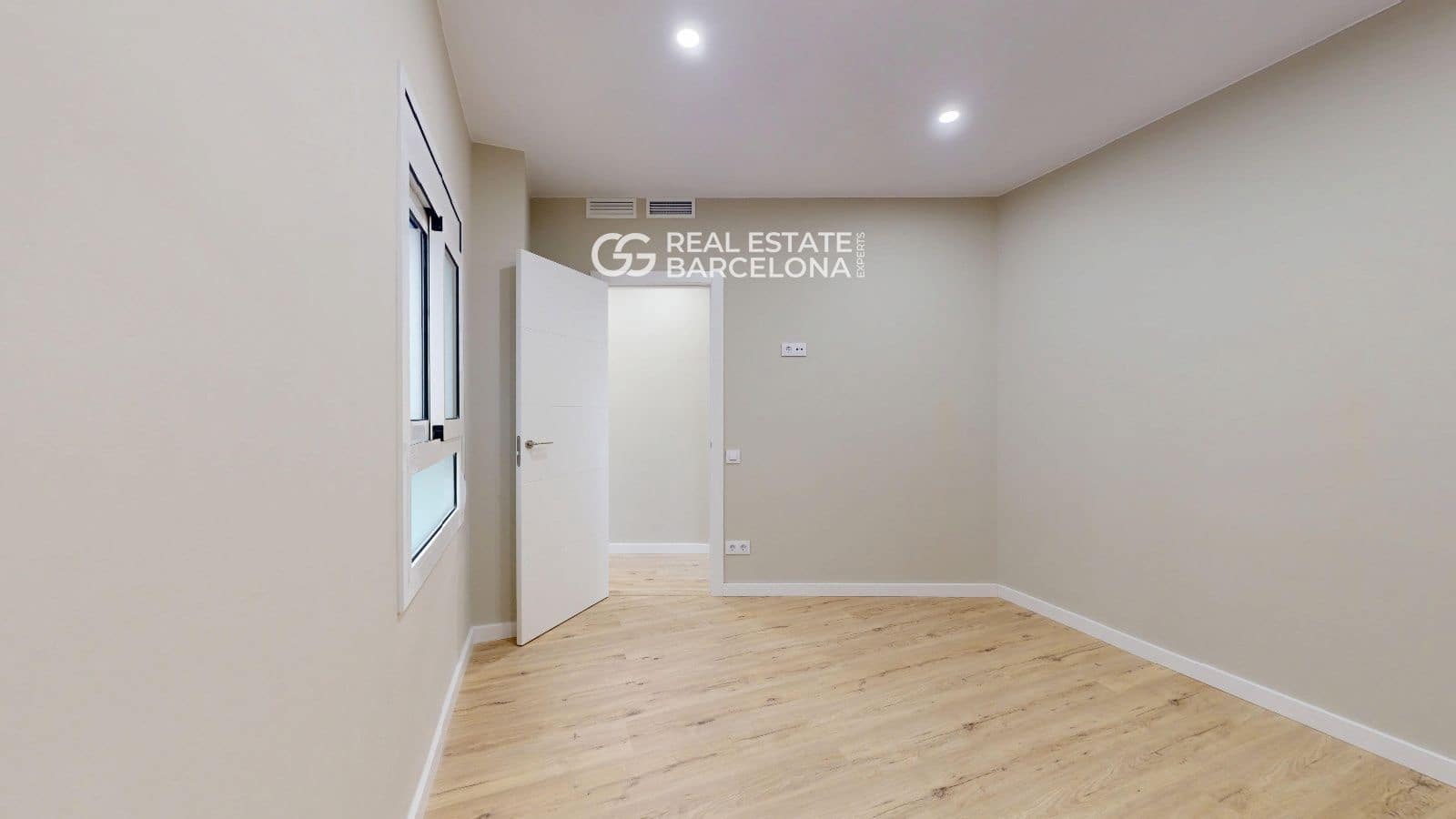 4 bedroom Flat for sale in Barcelona city - € 530,000 (Ref: 9482373)