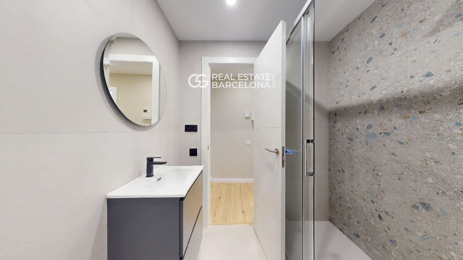 4 bedroom Flat for sale in Barcelona city - € 530,000 (Ref: 9482373)