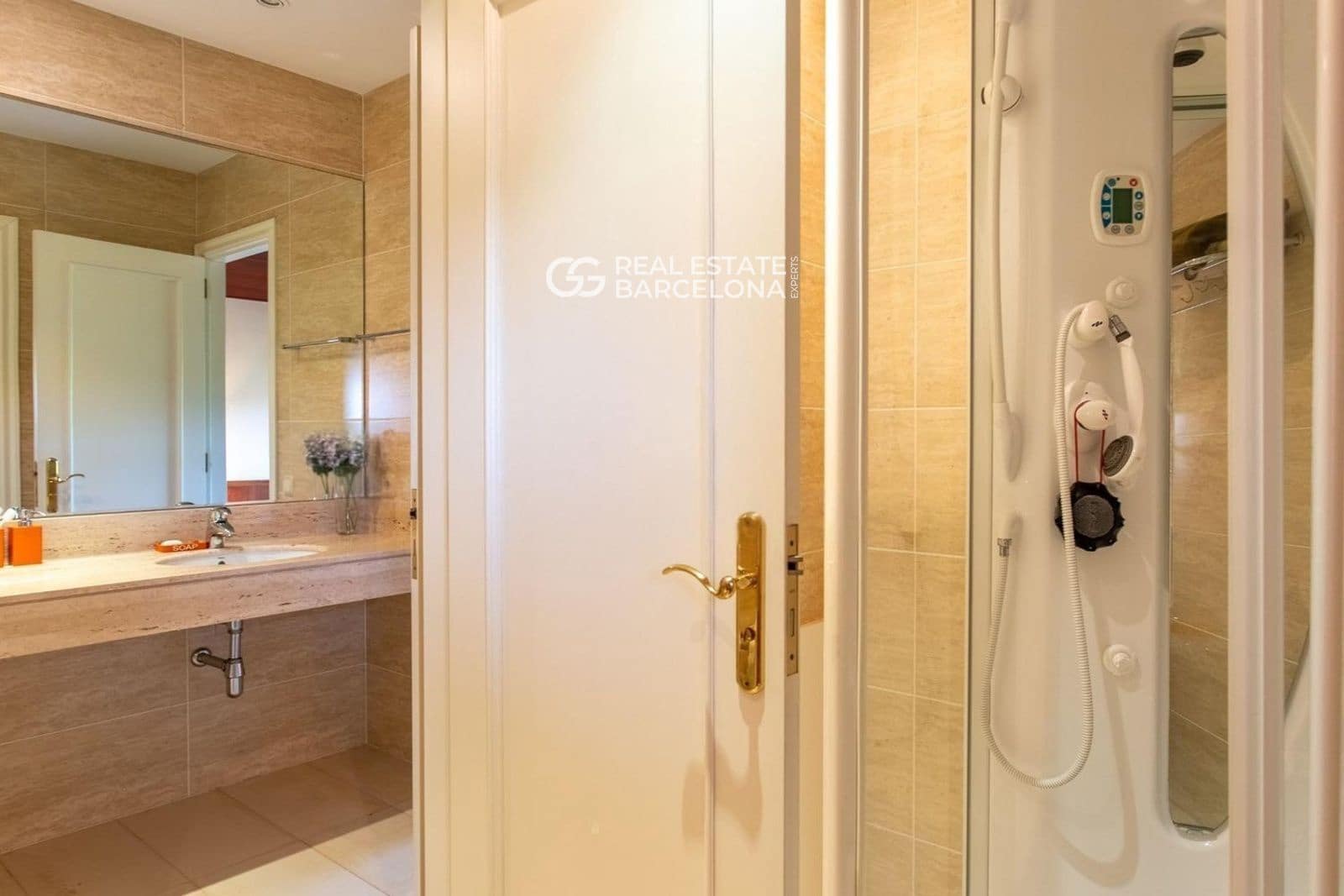 7 slaapkamer Villa te koop in Sant Andreu de Llavaneres met zwembad garage - € 1.800.000 (Ref: 9493947)