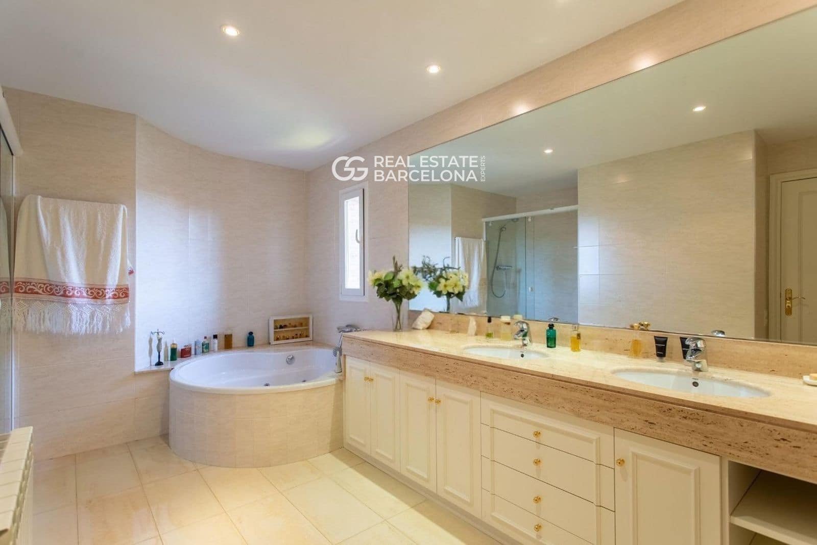 7 slaapkamer Villa te koop in Sant Andreu de Llavaneres met zwembad garage - € 1.800.000 (Ref: 9493947)