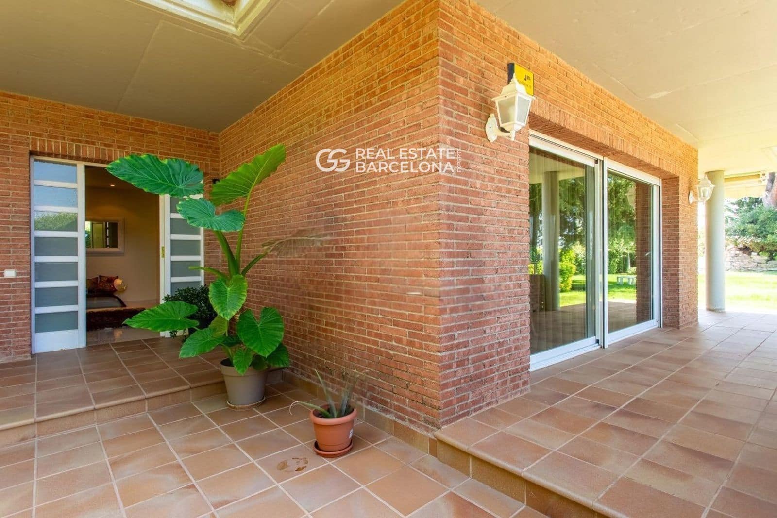 7 slaapkamer Villa te koop in Sant Andreu de Llavaneres met zwembad garage - € 1.800.000 (Ref: 9493947)