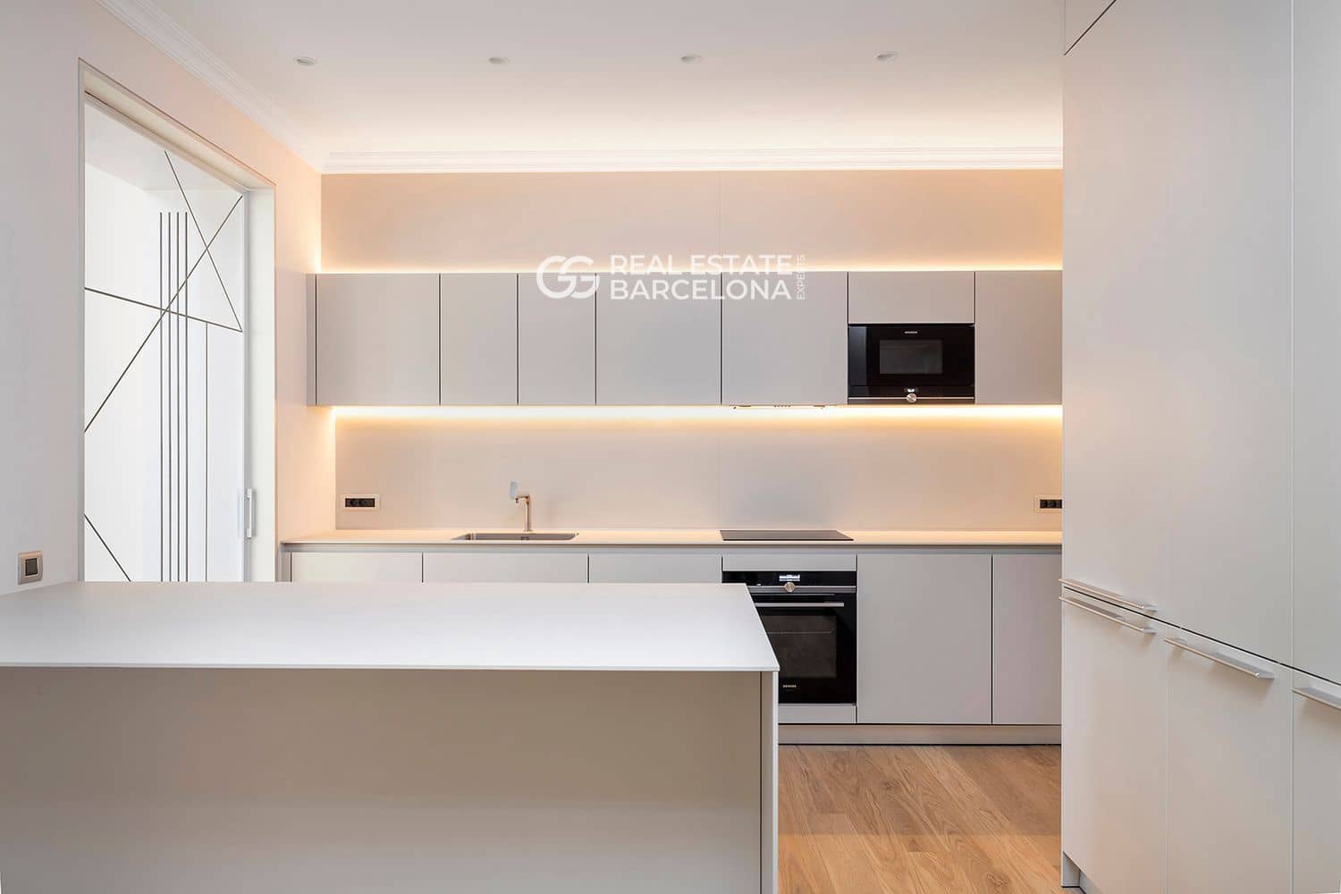 3 sovrum Lägenhet till salu i Barcelona stad med pool - 2 185 000 € (Ref: 9496508)