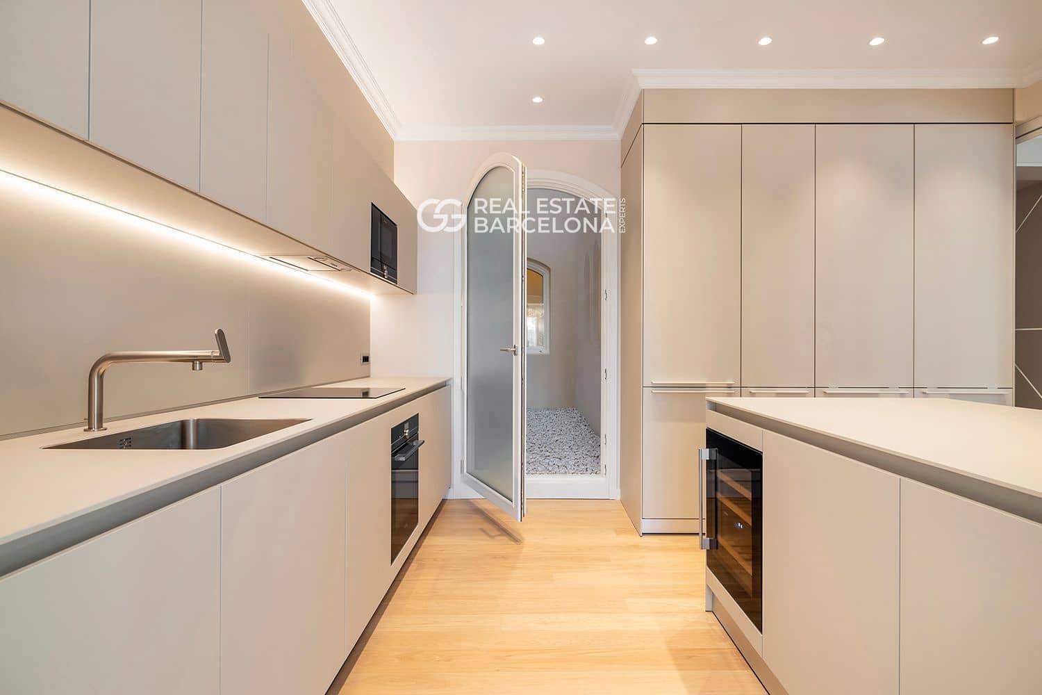 3 sovrum Lägenhet till salu i Barcelona stad med pool - 2 185 000 € (Ref: 9496508)