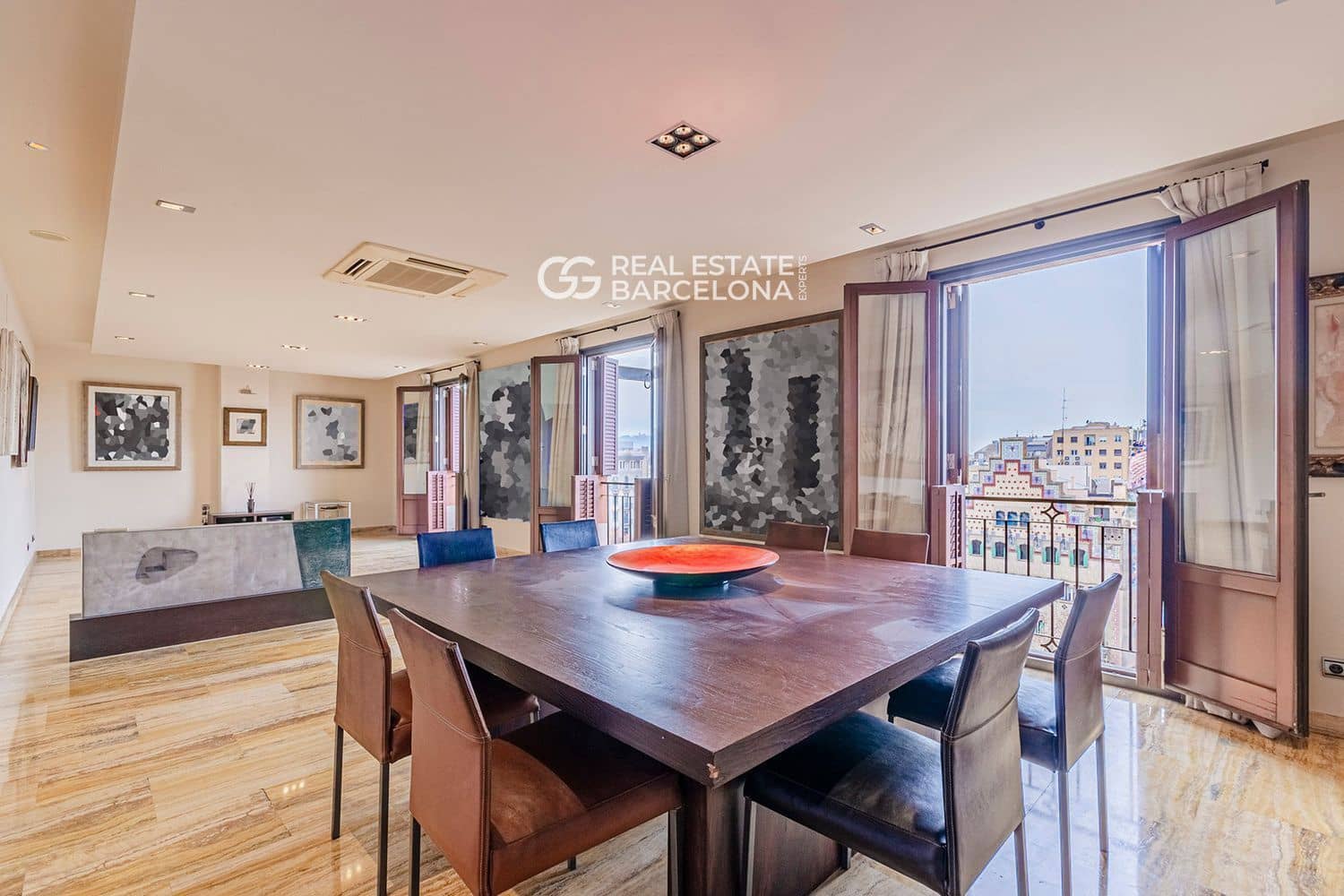3 slaapkamer Flat te koop in Barcelona stad met garage - € 3.500.000 (Ref: 9511330)