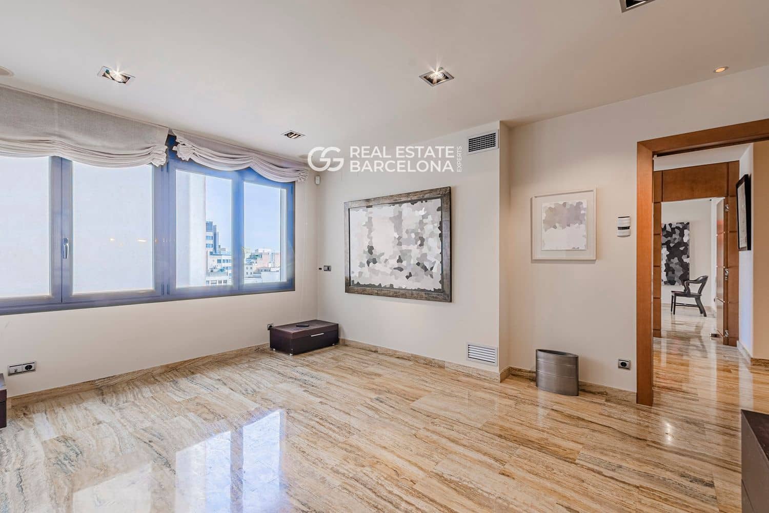 3 slaapkamer Flat te koop in Barcelona stad met garage - € 3.500.000 (Ref: 9511330)