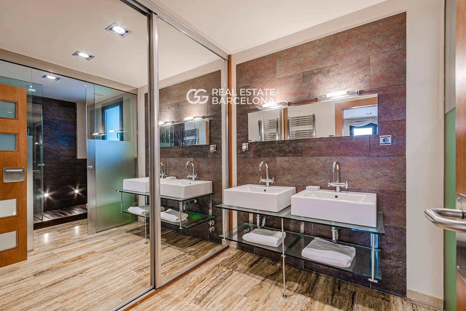 3 slaapkamer Flat te koop in Barcelona stad met garage - € 3.500.000 (Ref: 9511330)