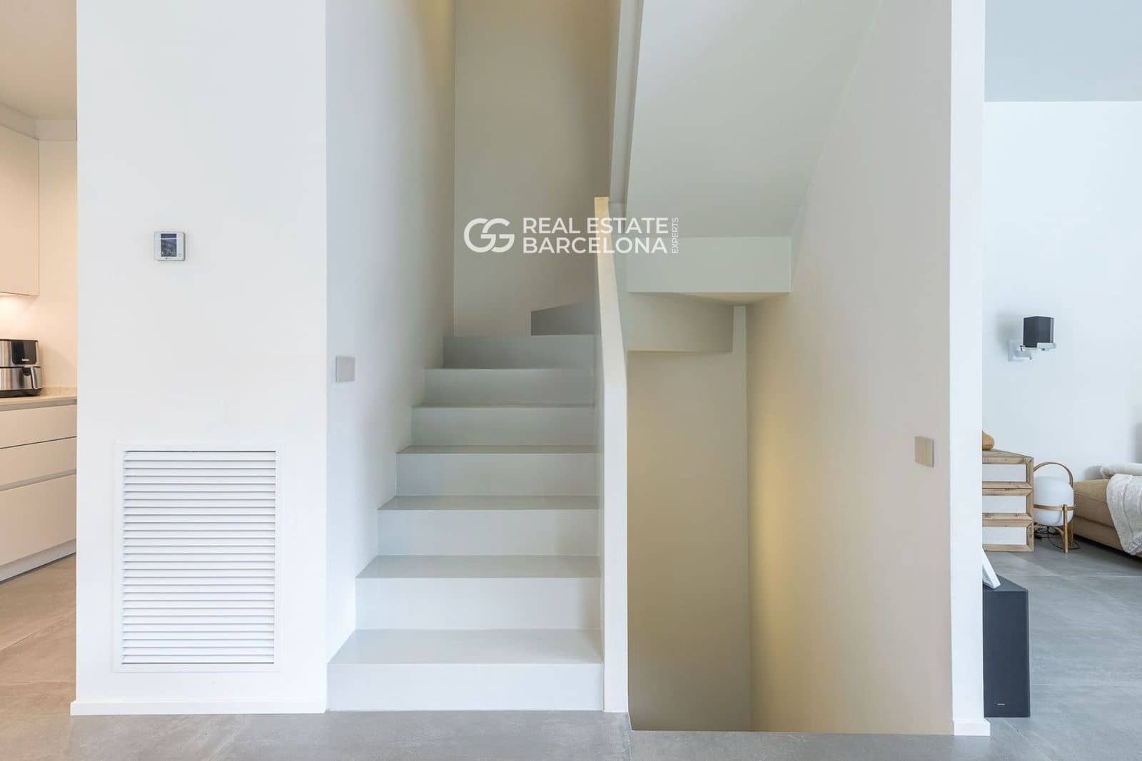 3 soveværelse Villa til salg i Gava med swimmingpool - € 1.280.000 (Ref: 9552691)