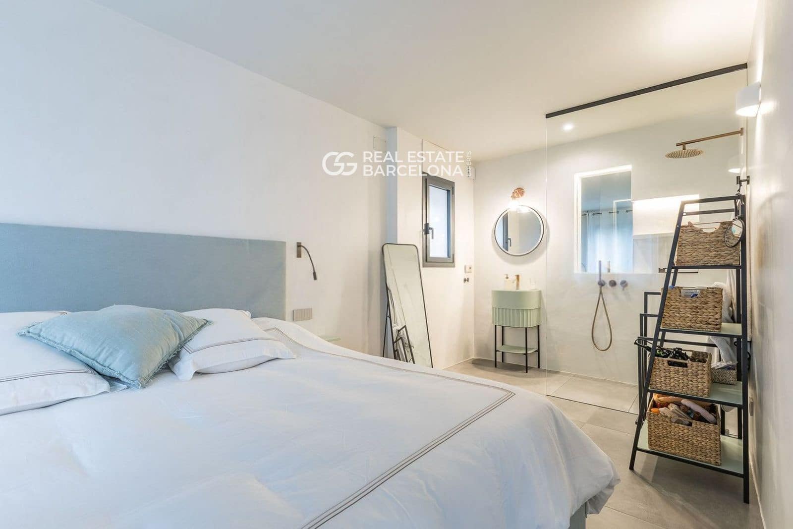 3 soveværelse Villa til salg i Gava med swimmingpool - € 1.280.000 (Ref: 9552691)