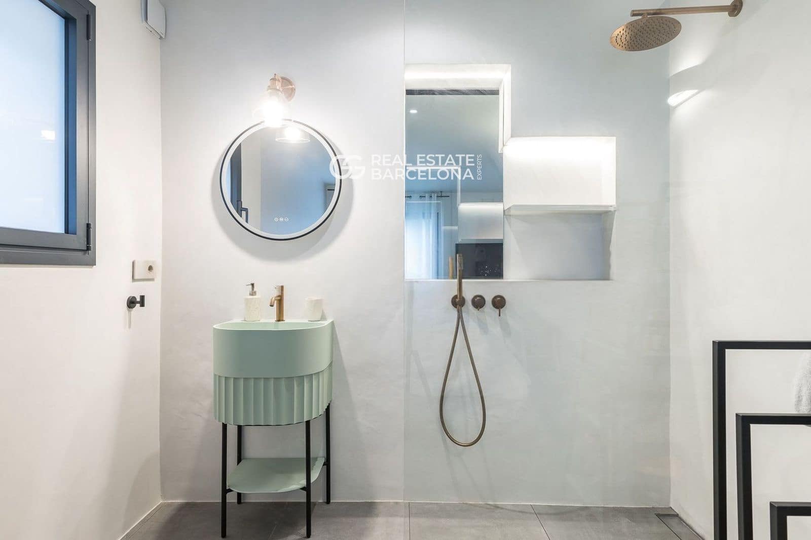 3 soveværelse Villa til salg i Gava med swimmingpool - € 1.280.000 (Ref: 9552691)