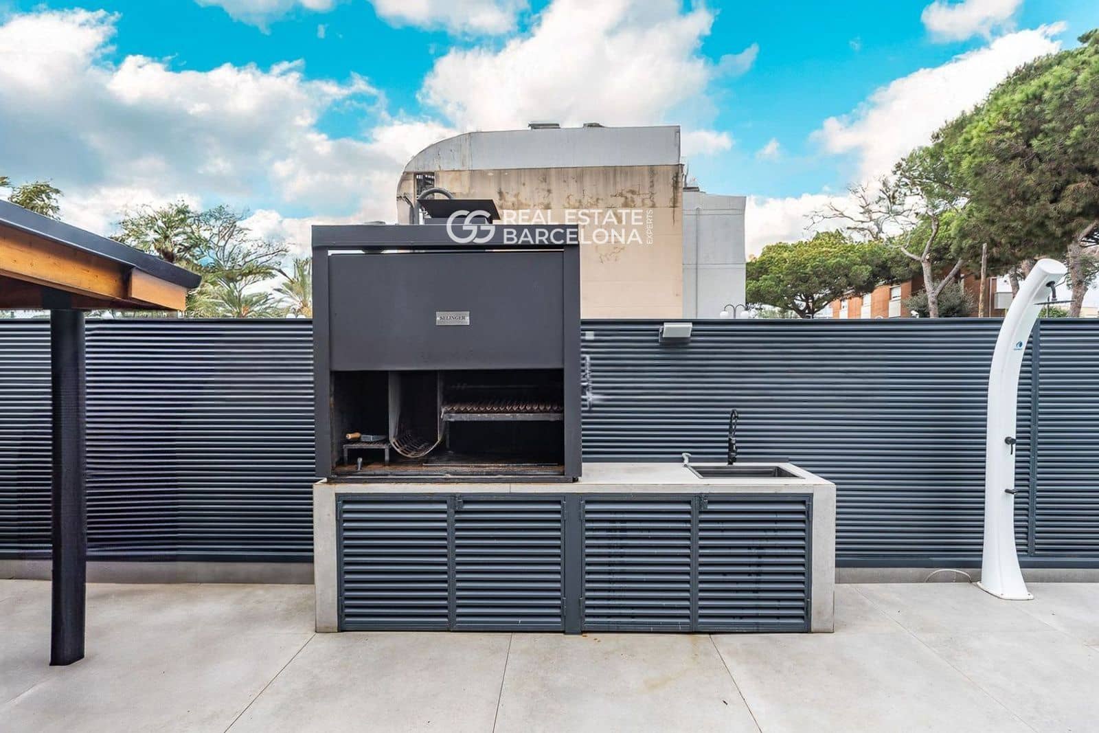 3 soveværelse Villa til salg i Gava med swimmingpool - € 1.280.000 (Ref: 9552691)