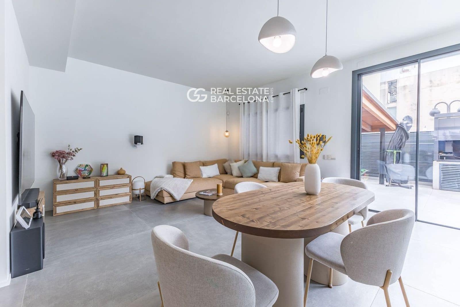 3 soveværelse Villa til salg i Gava med swimmingpool - € 1.280.000 (Ref: 9552691)