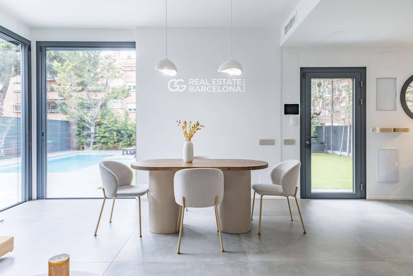 3 soveværelse Villa til salg i Gava med swimmingpool - € 1.280.000 (Ref: 9552691)