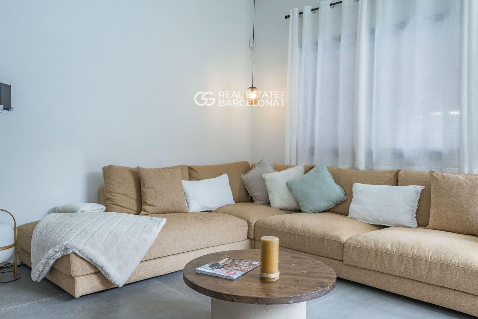 3 soveværelse Villa til salg i Gava med swimmingpool - € 1.280.000 (Ref: 9552691)